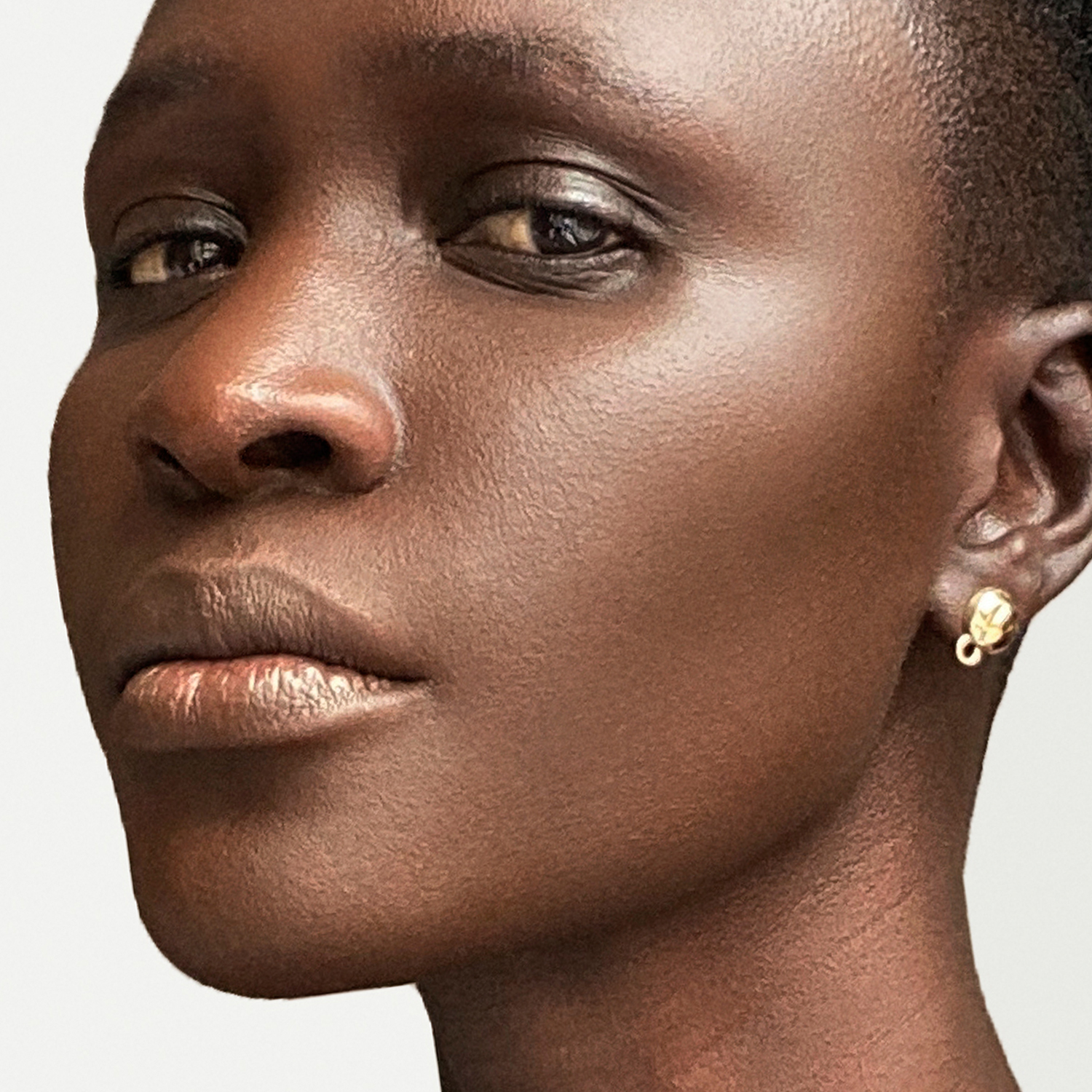 LIQUID TOUCH BRIGHTENING CONCEALER (CORRECTOR)